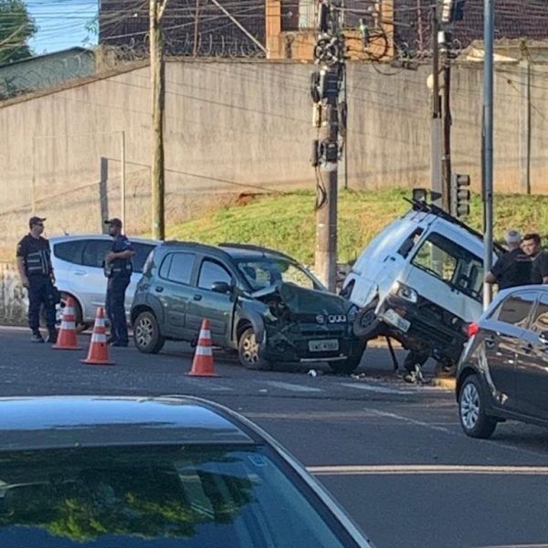 Gestante fica ferida após acidente no bairro Florestal