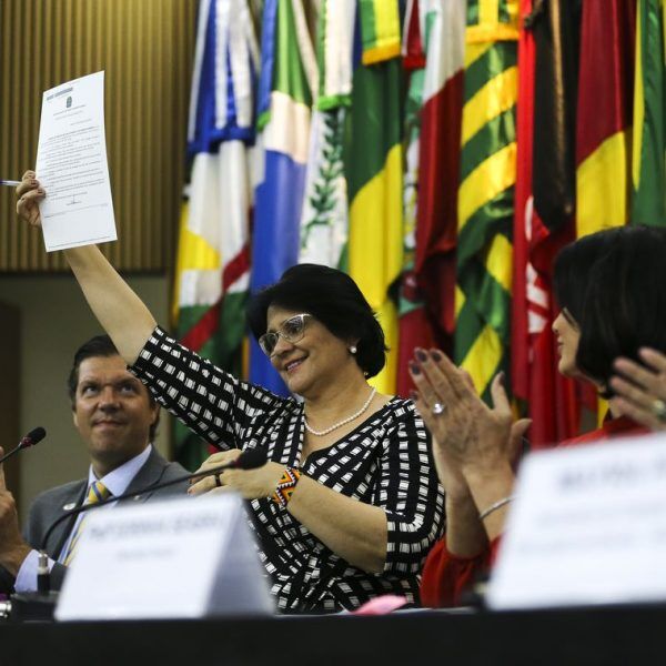 Governo lança programa Salve Uma Mulher