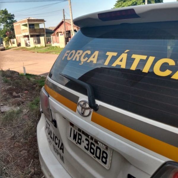 Homem morre após troca de tiros com policiais