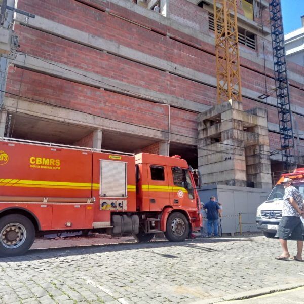 Trabalhador cai de prédio em construção no Centro de Lajeado