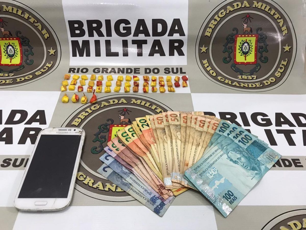 Polícia prende homem com 47 buchas de cocaína