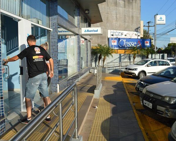 Bancos terão atendimento especial nesta terça-feira