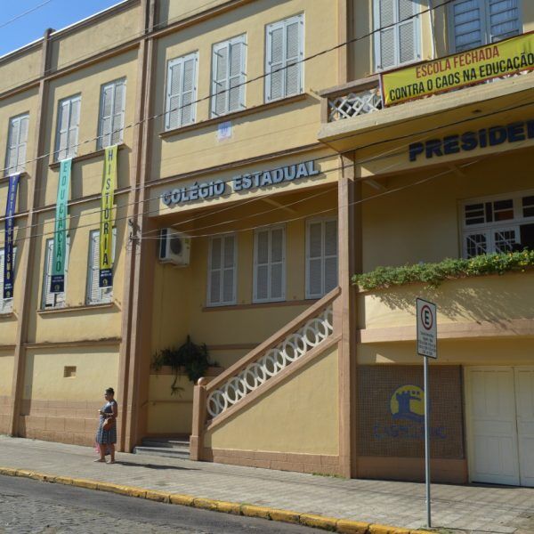 Castelinho decide seguir com a paralisação