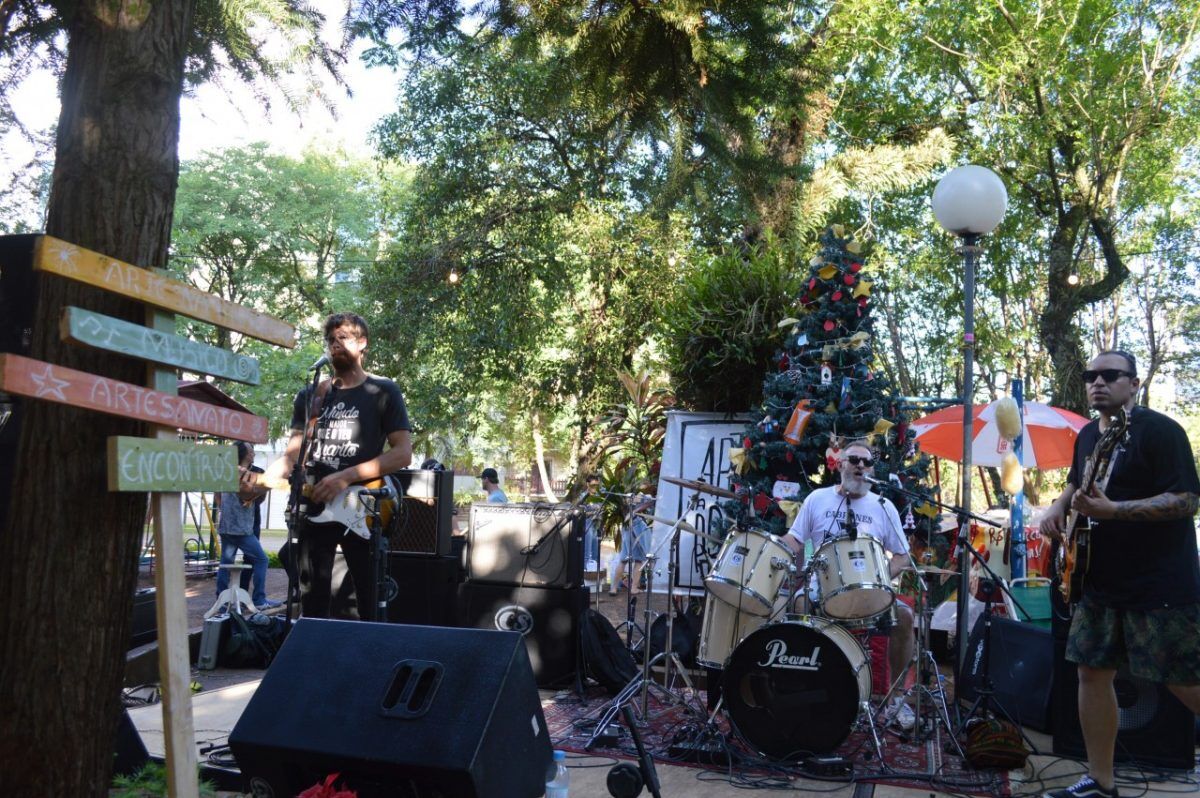 Arte na Praça encerra o ano com solidariedade e música