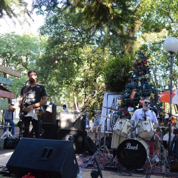 Arte na Praça encerra o ano com solidariedade e música