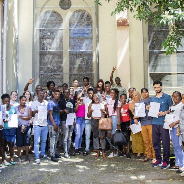 Projeto de extensão forma imigrantes em Língua Portuguesa