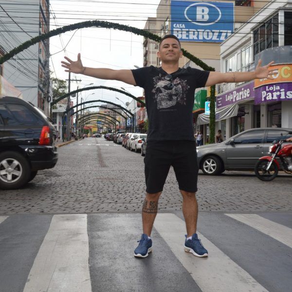 “O nordestino transforma o sofrimento em comédia”
