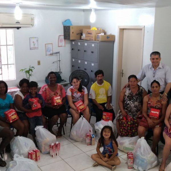 Cestas básicas são entregues a famílias carentes em Estrela