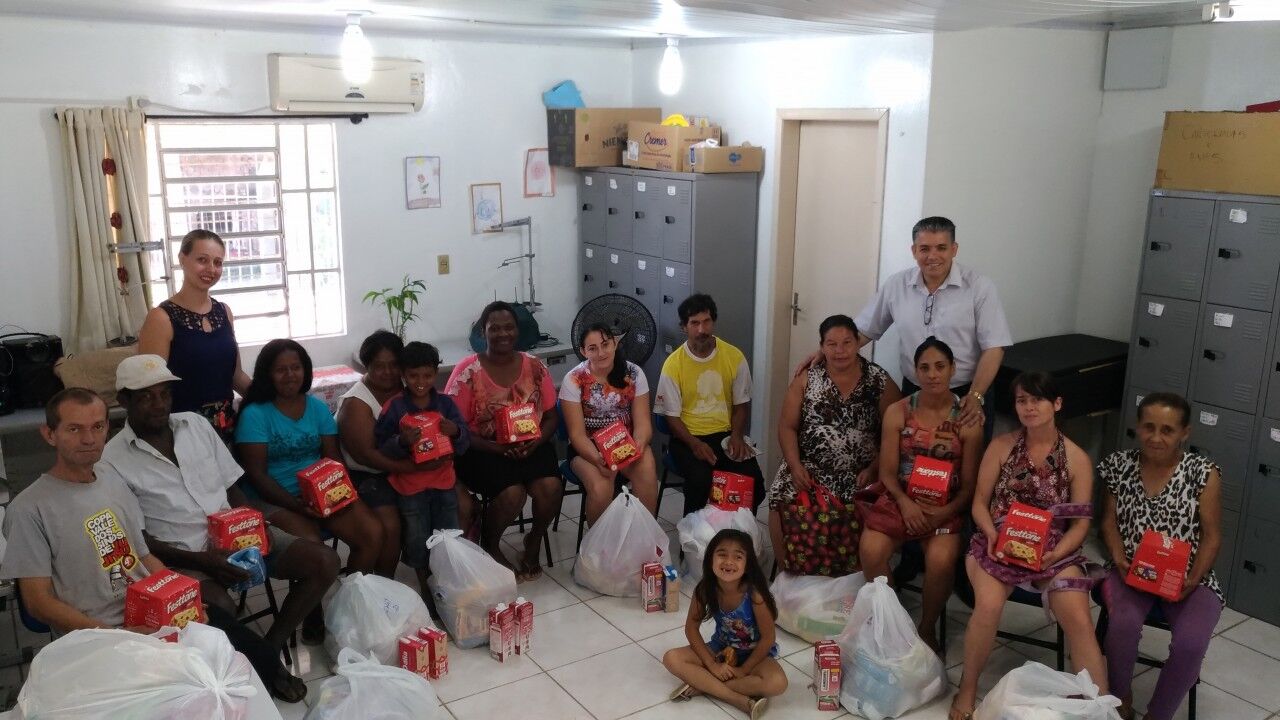 Cestas básicas são entregues a famílias carentes em Estrela