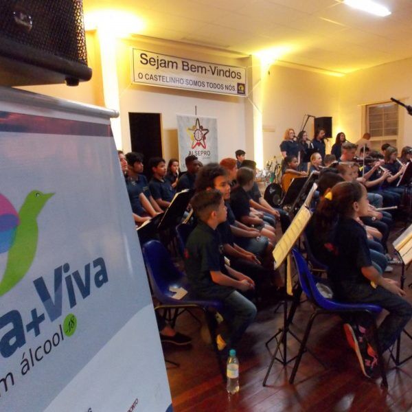 Adolescente Legal com Música encerra o ano com espetáculo