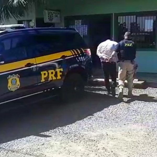 Homem suspeito de realizar diversos furtos em veículos é preso pela PRF
