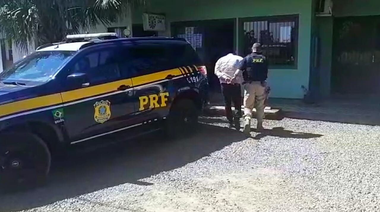 Homem suspeito de realizar diversos furtos em veículos é preso pela PRF