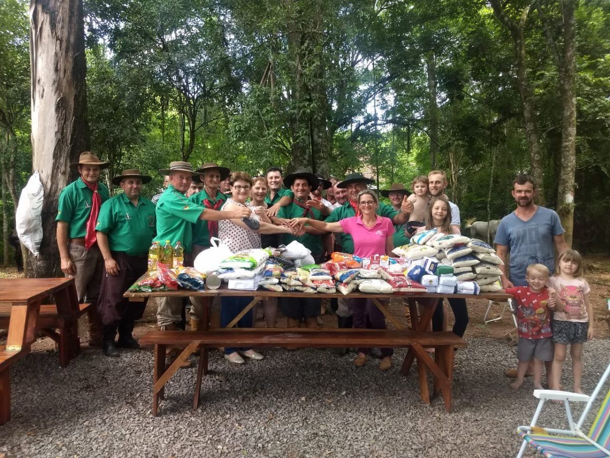 Cavalgada do Bem arrecada 165 quilos de alimentos