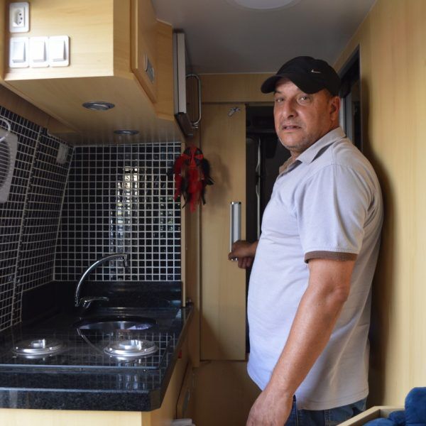 “Tem tudo que uma casa tem, só que é pequeninho”