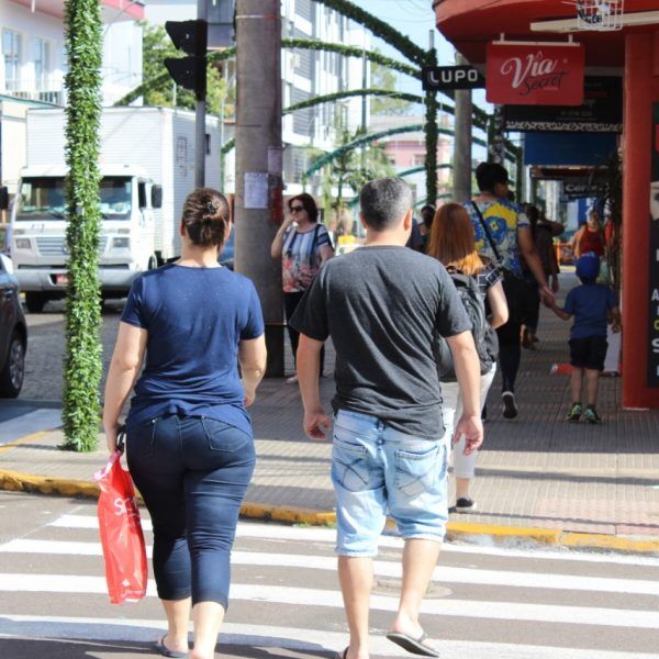 A oito dias do Natal, comércio de Lajeado funciona em horário estendido