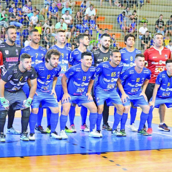 Alaf vive indefinições sobre o futuro da temporada