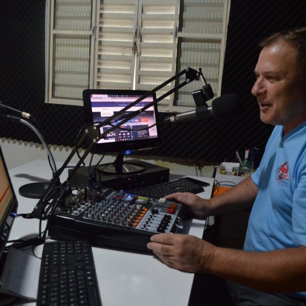 Nas ondas do rádio, o sonho que se tornou realidade