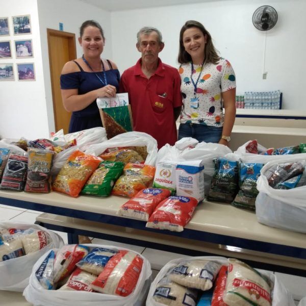 Aldeia do Immich arrecada quase uma tonelada de alimentos
