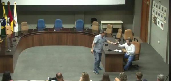 Técnicos, políticos e a paciência!