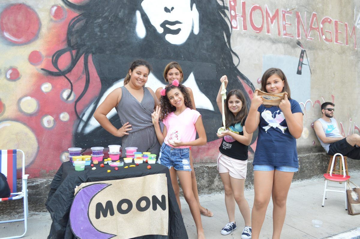 Música, artesanato e slime são atrações no Arte na Praça do Dia da Mulher
