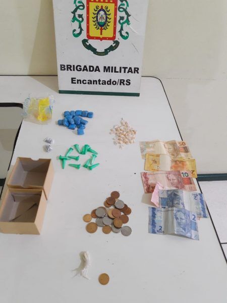 Polícia prende homem por tráfico de drogas