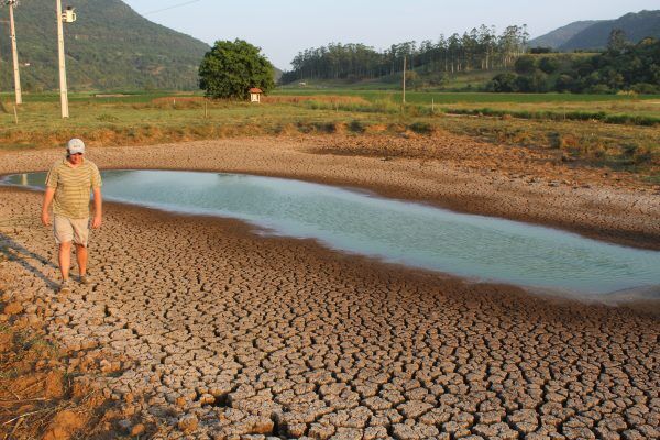 Calor histórico amplia danos da estiagem