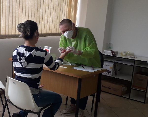 Lajeado aplica testes rápidos em profissionais da saúde e segurança pública