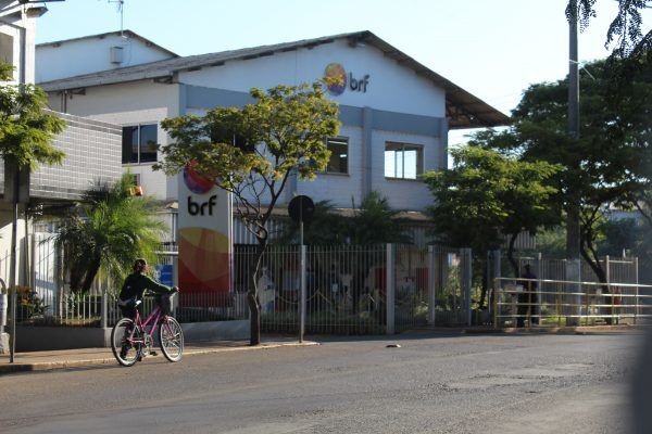 Mesmo com repúdio de entidades da região, TJ-RS mantém decisão de fechar BRF