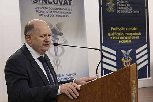 Contador relata mais de 800 rotinas extras para atender demandas