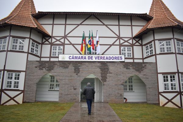 Uma década para erguer a câmara