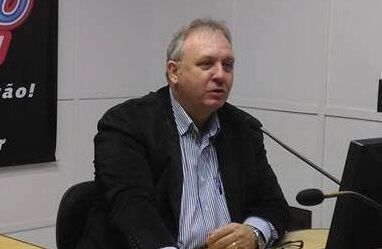 Morre o radialista Milton Fernando por covid-19
