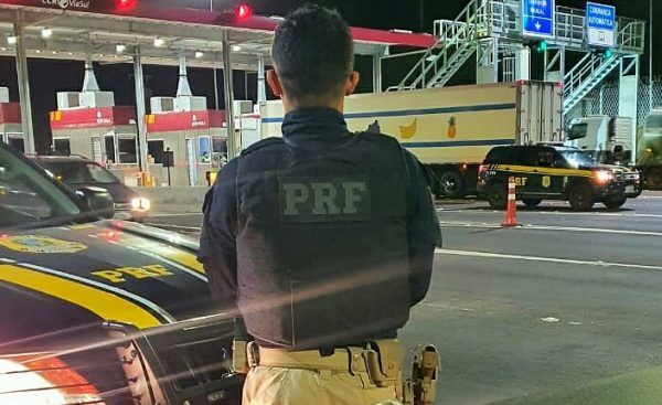 Homem tenta enganar policiais com documento do irmão