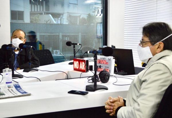 Vereadores insistem em manter todos assessores