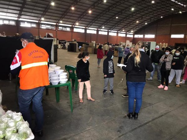 Terceiro caso suspeito alerta para risco de surto entre desalojados