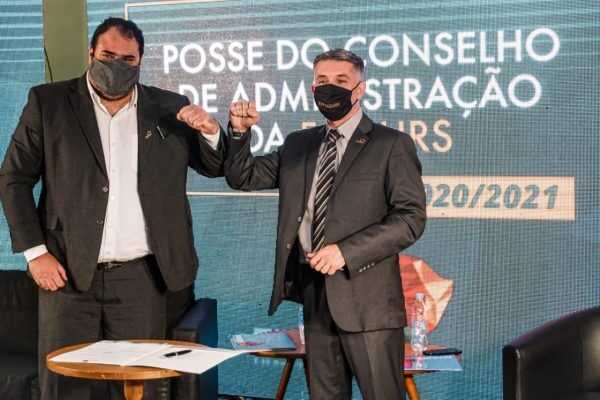 Maneco Hassen assume presidência da Famurs