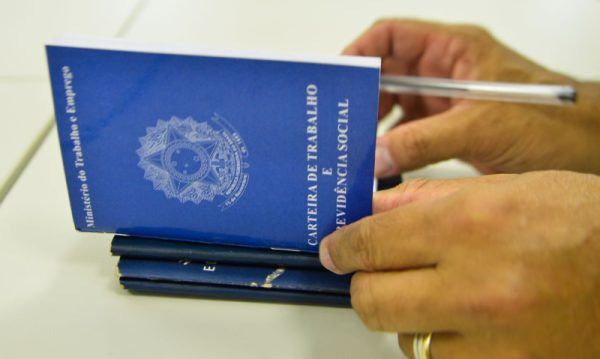 Confira as vagas de emprego disponíveis na região