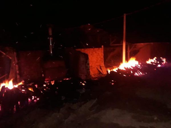 Cerca de 24 mil frangos morrem em incêndio em aviário