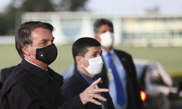 Governo vai manter o Bolsa Família, afirma Bolsonaro