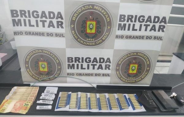 Força Tática prende homem por porte ilegal de munição