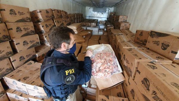 PRF e BM apreendem em Lajeado mais de 7 toneladas de camarão impróprio para consumo