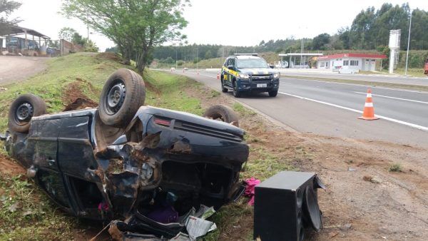 Homem capota veículo e sofre ferimentos graves em Paverama