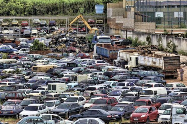 Primeiro leilão eletrônico de veículos do governo arrecada R$ 1,6 milhão