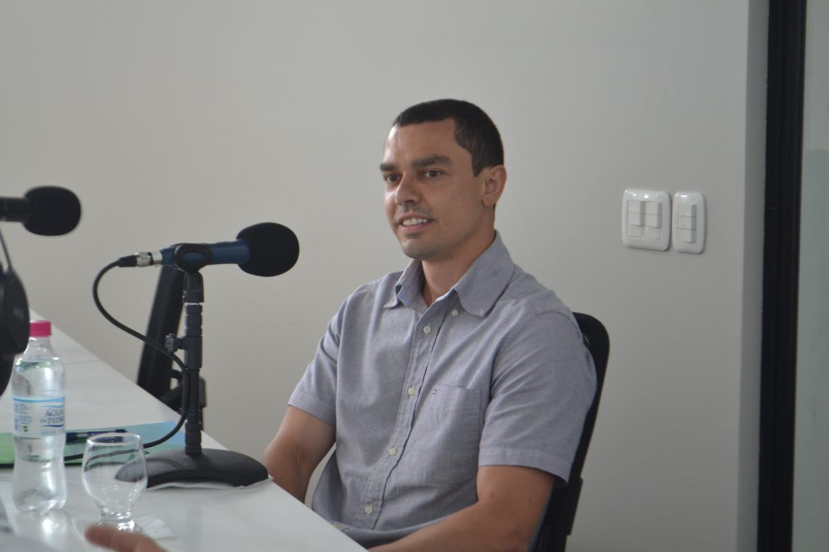 “Não dependo da política e não tenho conchavos políticos”