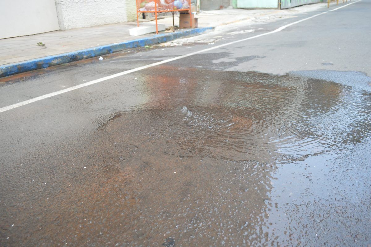 Asfalto pode ceder na rua Pinheiro Machado, em Lajeado