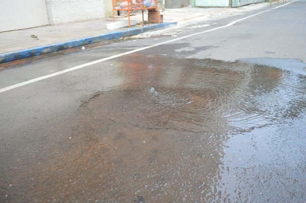 Asfalto pode ceder na rua Pinheiro Machado, em Lajeado
