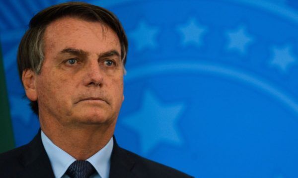 7 notícias: Rejeição a Bolsonaro na gestão da crise do coronavírus bate recorde de 54%, aponta Datafolha