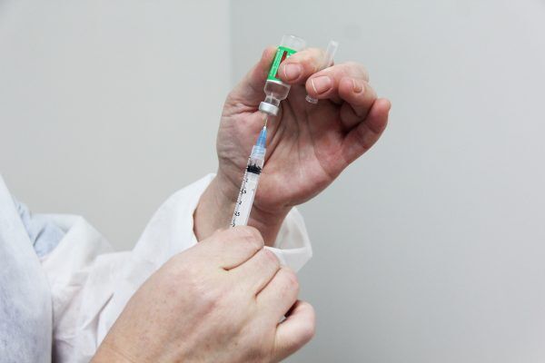 RS deve receber nesta quinta mais de 300 mil doses de vacinas