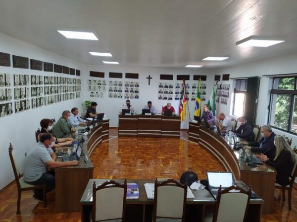Parlamentares apreciam desconto em multas não recorridas
