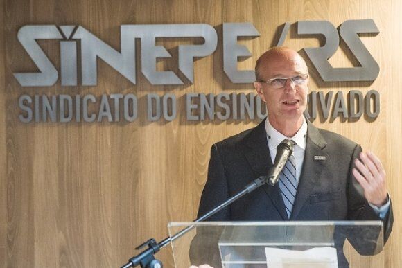 Sinepe/RS orienta suspensão de aulas presenciais a partir de segunda-feira
