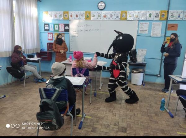 Comunidade escolar de Santa Clara é conscientizada sobre o Aedes aegypti